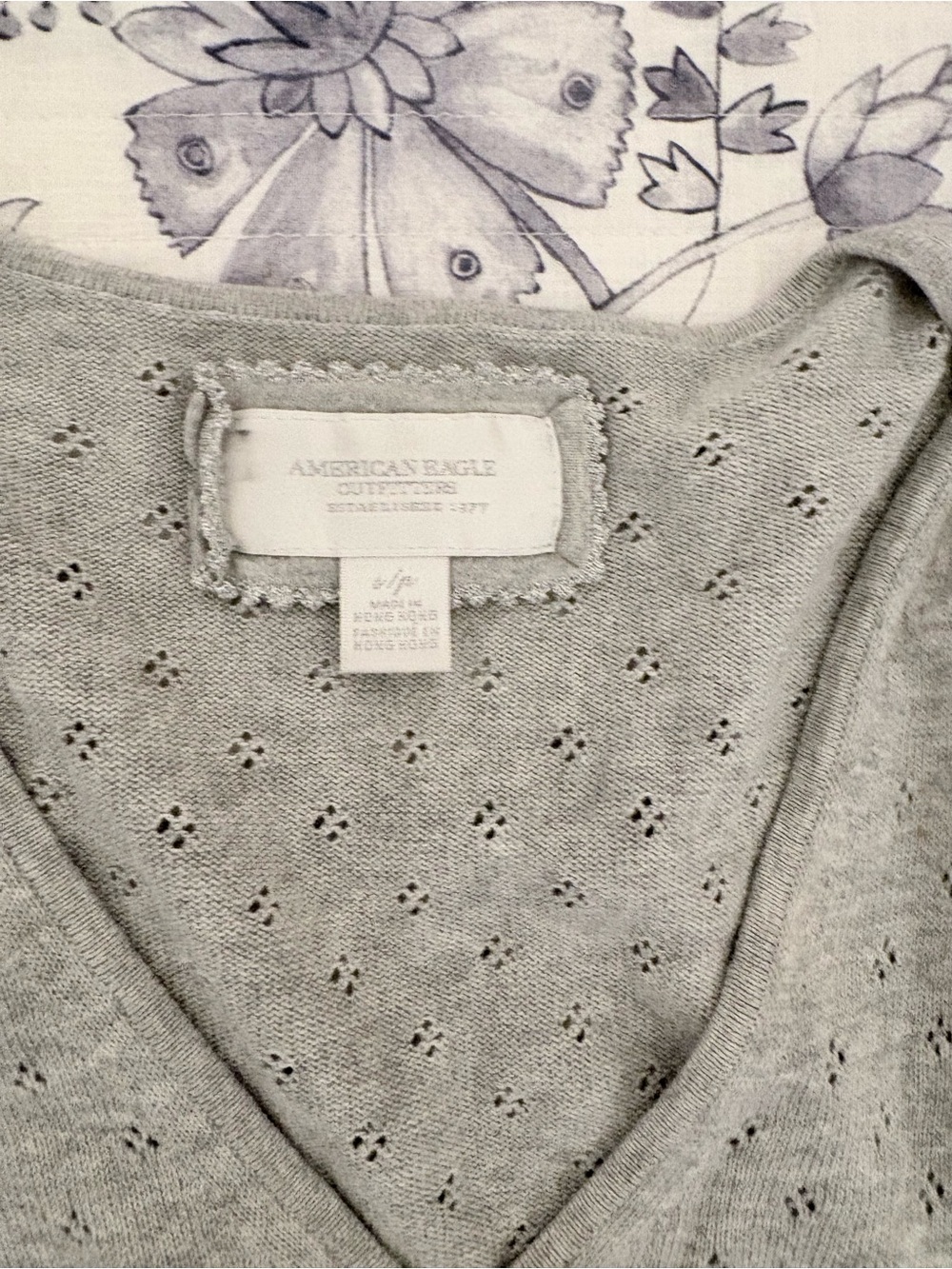 American Eagle Outfitters Light Gray Eyelet V-Neck Knit Top babydoll - Picture 3 of 5